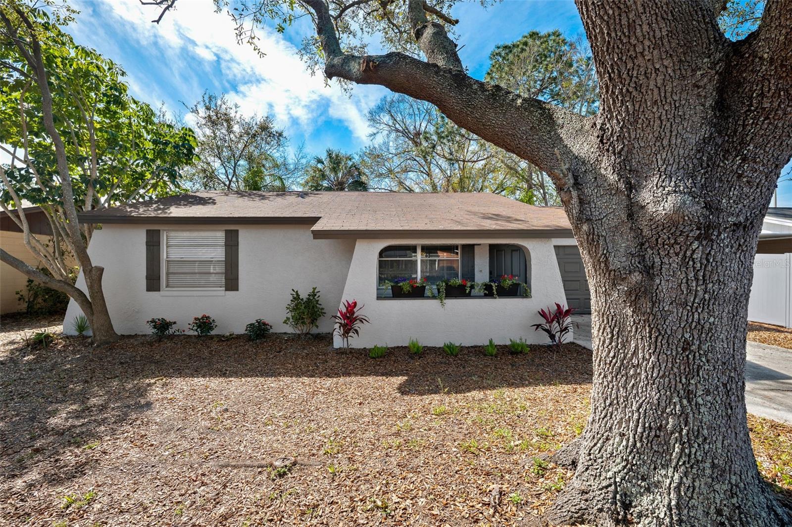 10108 HUNTERS POINT COURT