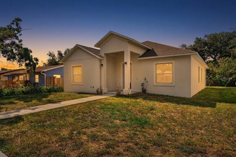 Photo of 7977 49th Avenue N, St Petersburg, FL 33709 (MLS # A4696177)