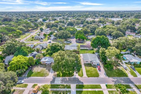 A home in SEMINOLE