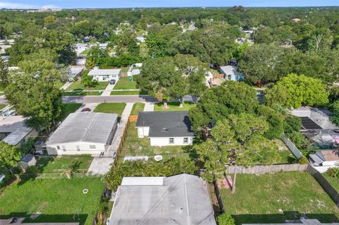 A home in SEMINOLE