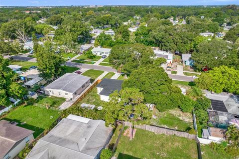 A home in SEMINOLE