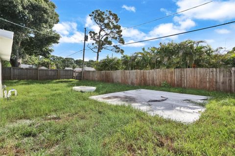 A home in SEMINOLE