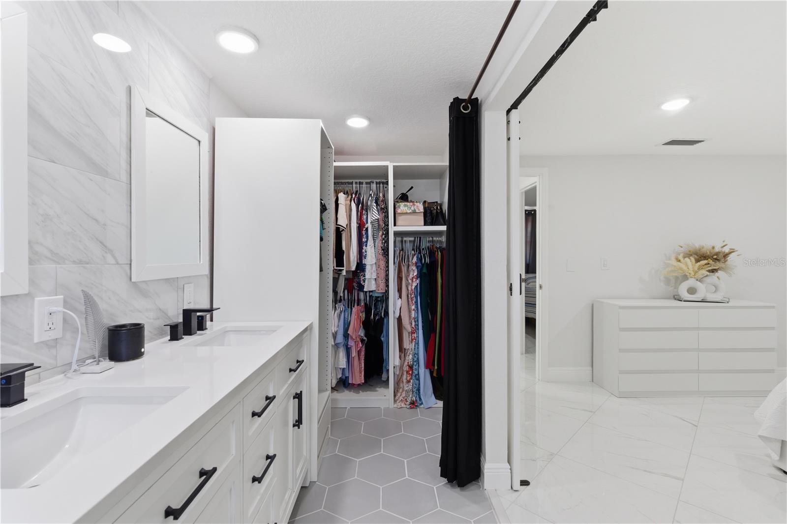 APOLLO BEACH UNIT TWO - Residential