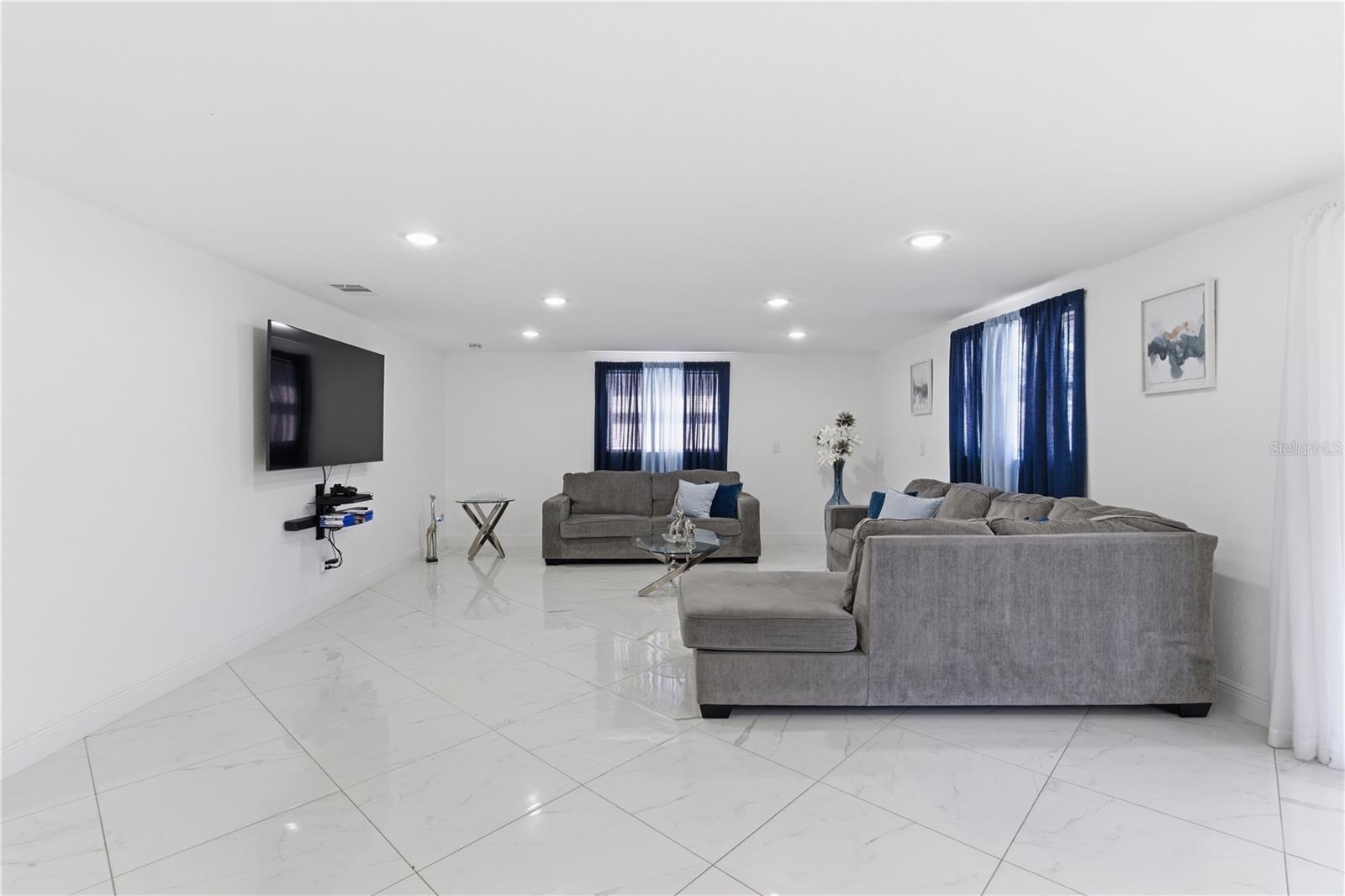 APOLLO BEACH UNIT TWO - Residential