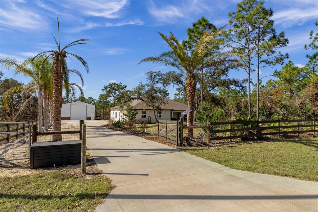 Photo of 3076 N Stirrup Drive, Beverly Hills, FL 34465 (MLS # W7881590)