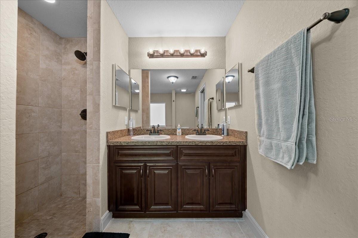 SILVER SPGS SHORES UN 12 - Residential