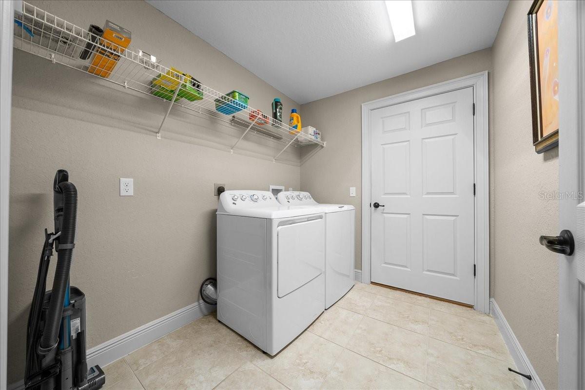 SILVER SPGS SHORES UN 12 - Residential