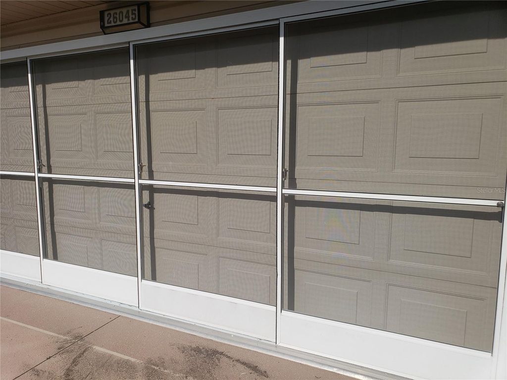 Photo of 26045 Newcombe Circle, Leesburg, FL 34748 (MLS # G5111530)