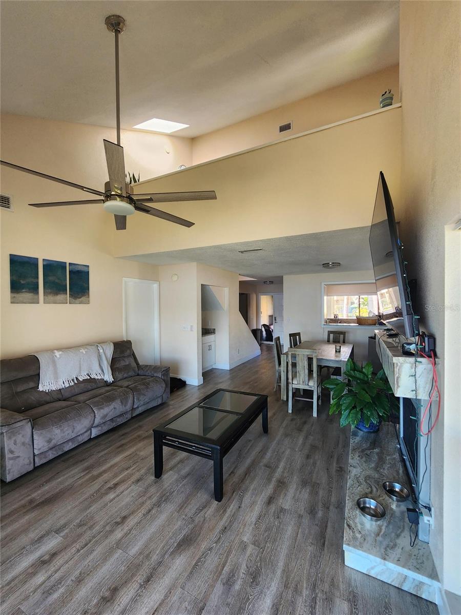 LAKE ELLEN VILLAS - Residential