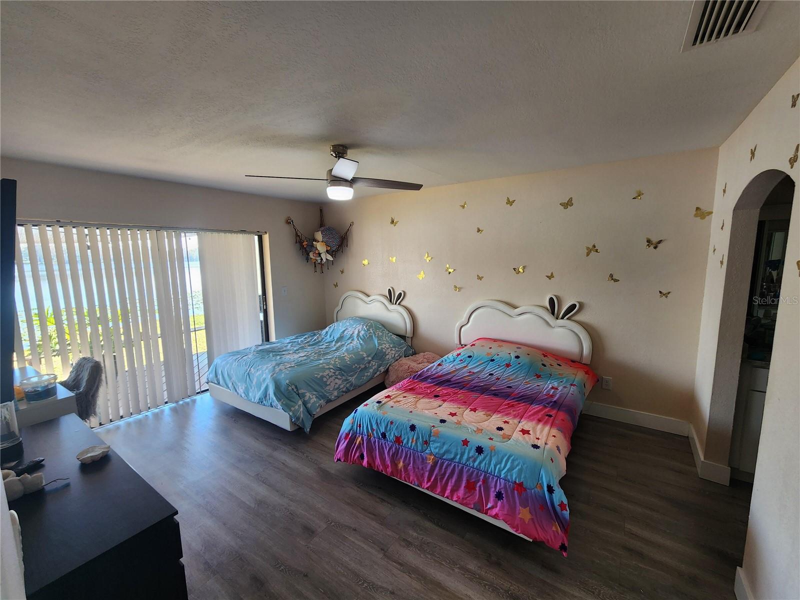 LAKE ELLEN VILLAS - Residential