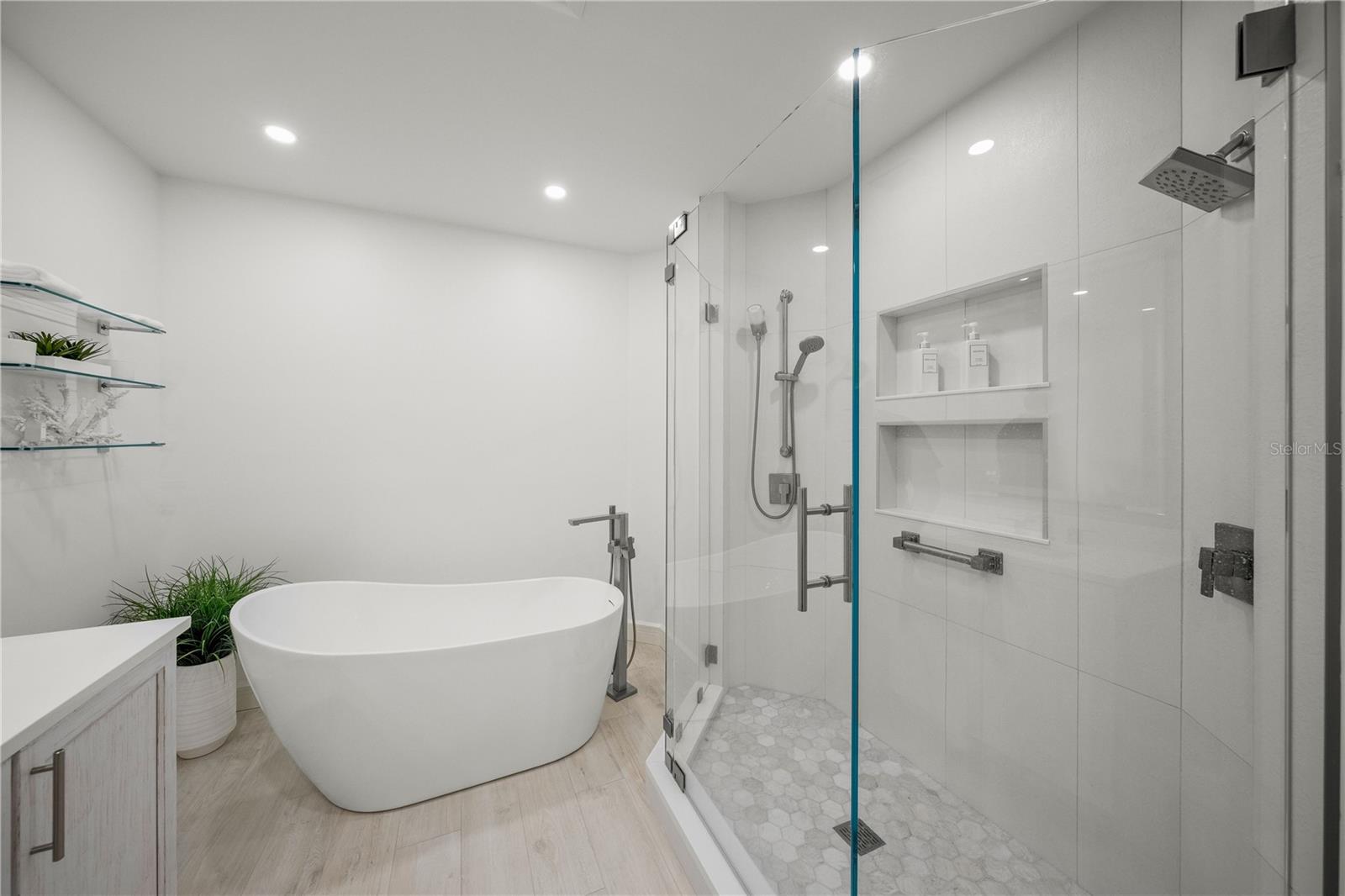 VILLA DI LANCIA PH 1 - Residential