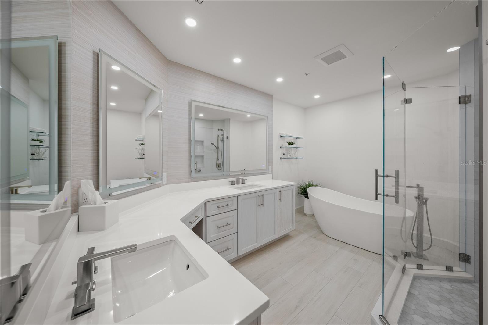 VILLA DI LANCIA PH 1 - Residential