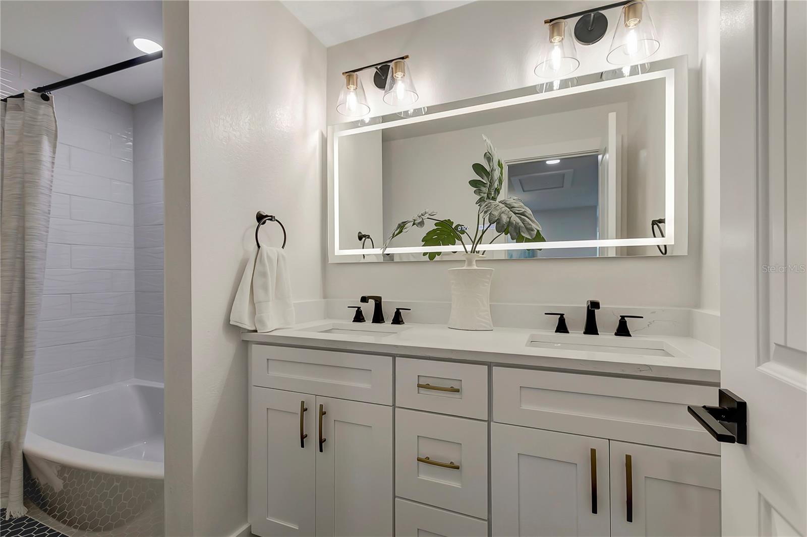 SOUTH CSWY ISLE YACHT CLUB 4TH ADD - Residential