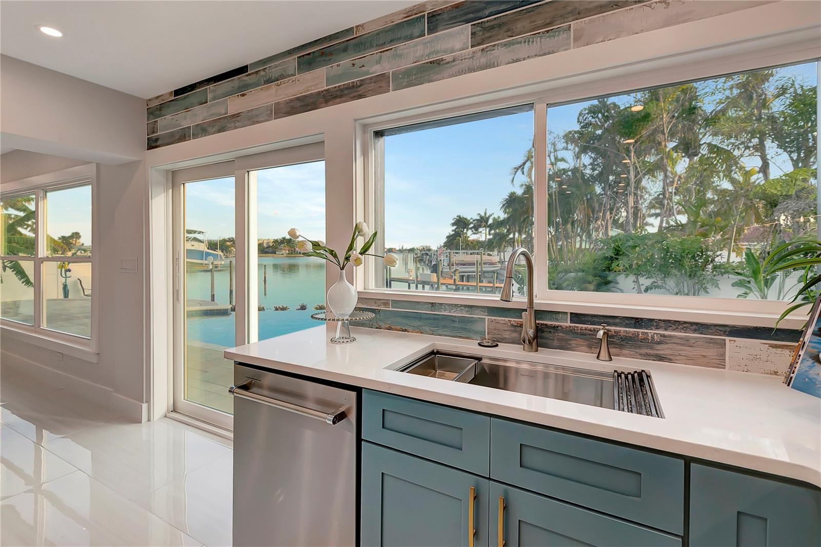 SOUTH CSWY ISLE YACHT CLUB 4TH ADD - Residential