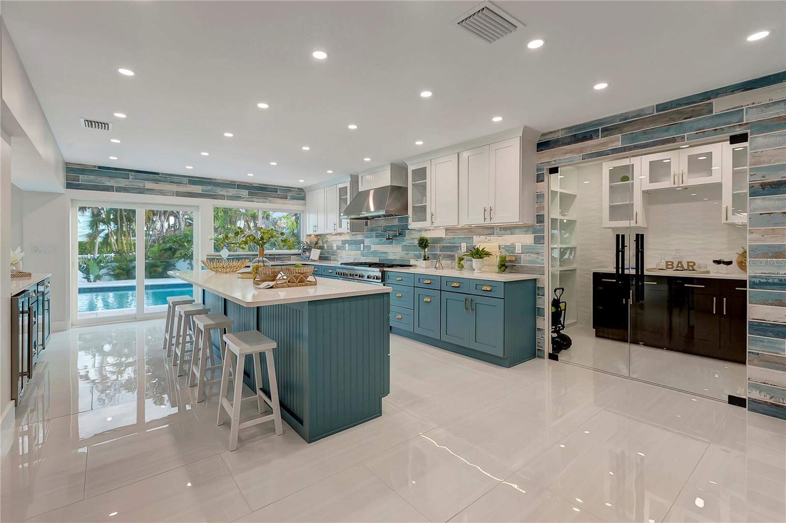 SOUTH CSWY ISLE YACHT CLUB 4TH ADD - Residential