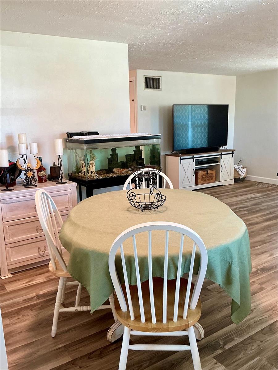 3020 HAWTHORNE STREET