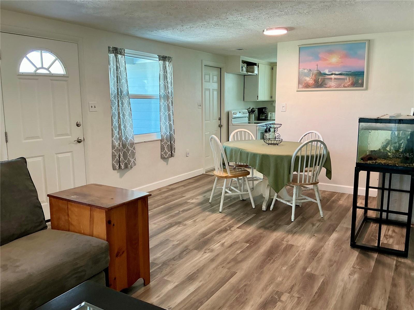 COTTAGE IN THE PINES - Residential