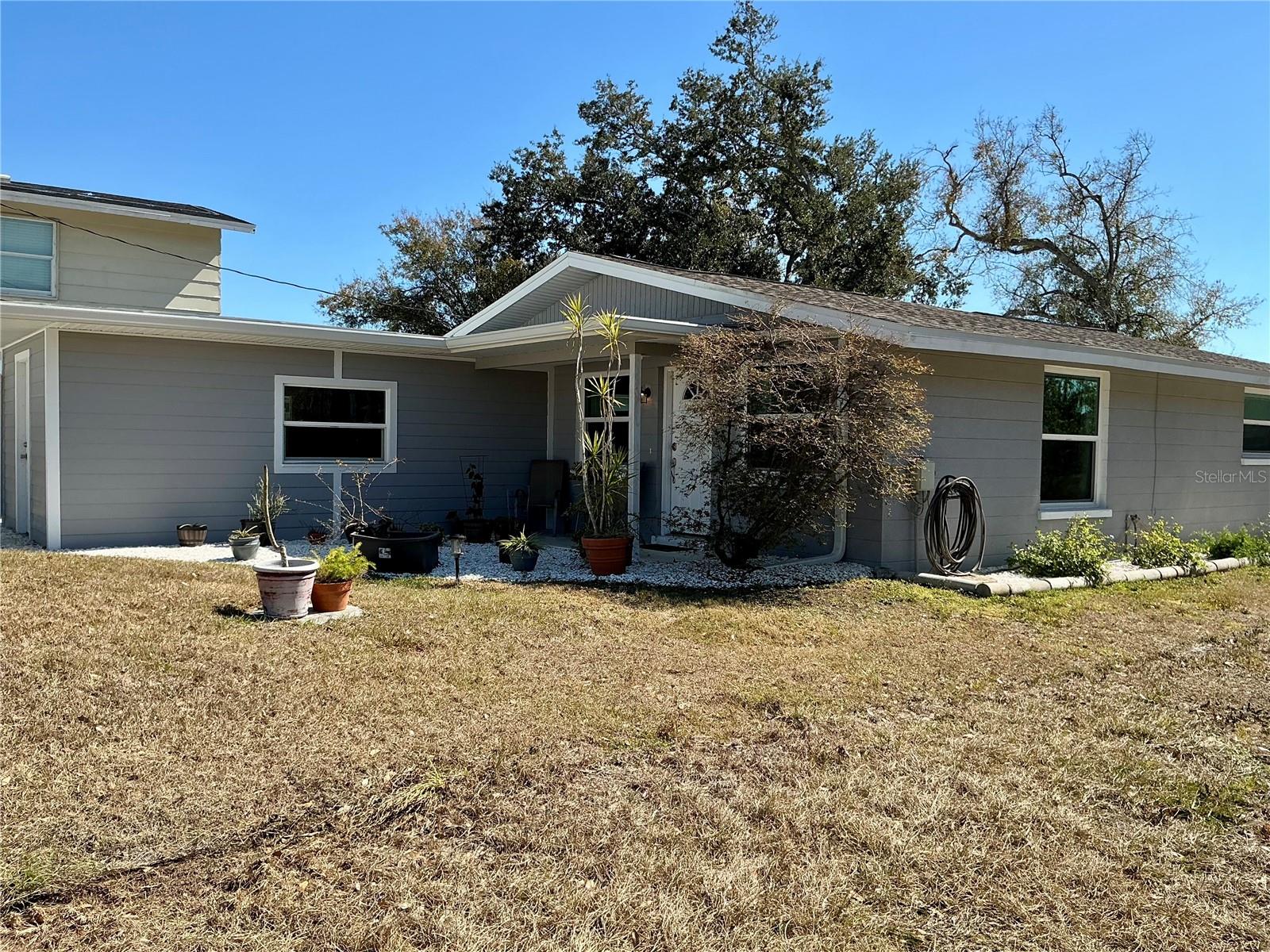 COTTAGE IN THE PINES - Residential