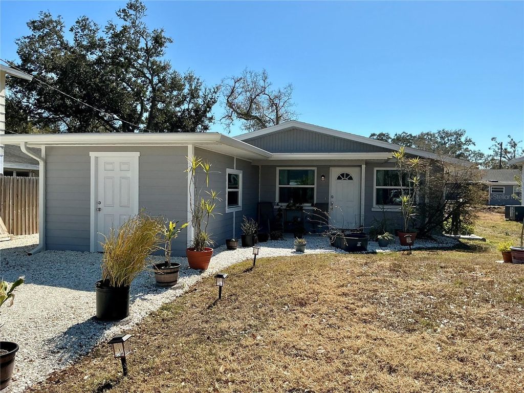 Photo of 3020 Hawthorne Street, Sarasota, FL 34239 (MLS # N6142724)