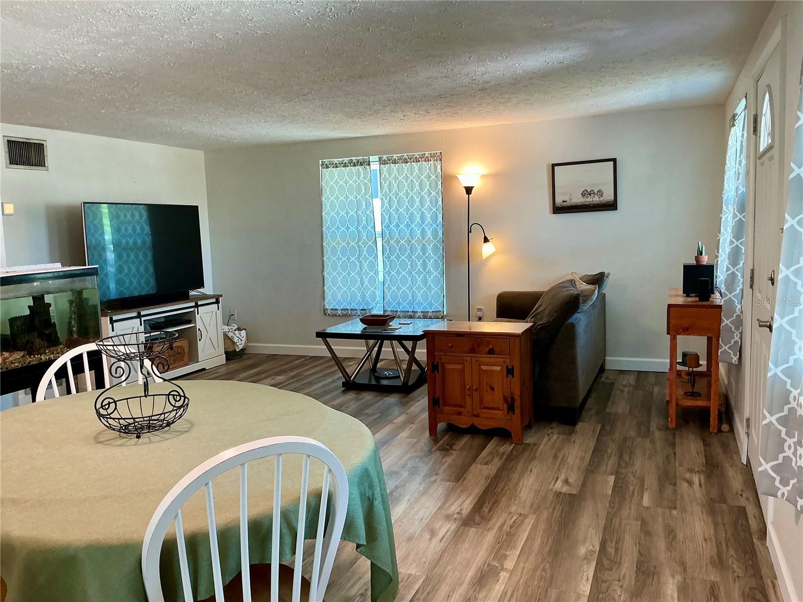 COTTAGE IN THE PINES - Residential