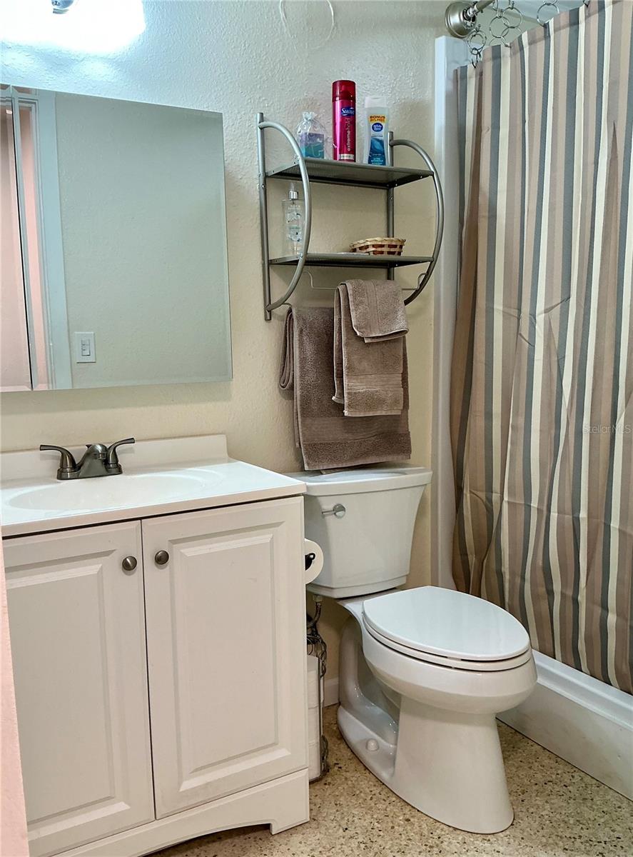 COTTAGE IN THE PINES - Residential