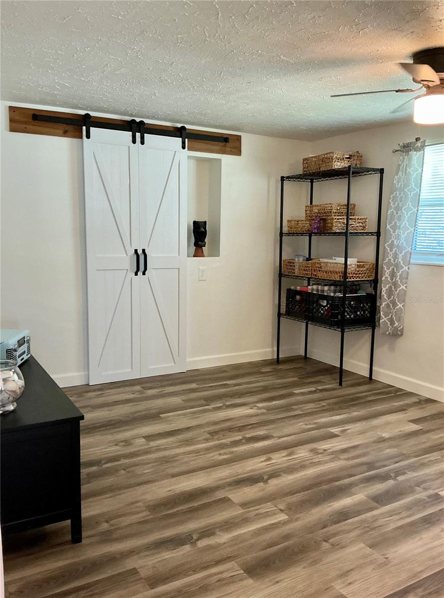 COTTAGE IN THE PINES - Residential