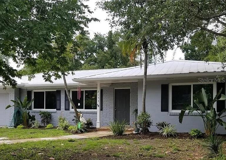 Great place to call home! Move in ready, this 3 bedroom, 2 bathroom rental home in Sarasota is conveniently located between Southgate, Arlington Park and Cherokee Park and is walking distance to Southside Elementary school. Open floor plan with large common areas.
Updated kitchen appliances and flooring. The backyard is ready to entertain with an oversized deck and huge backyard. Converted half garage for the handyman in the house. Available May 15th.