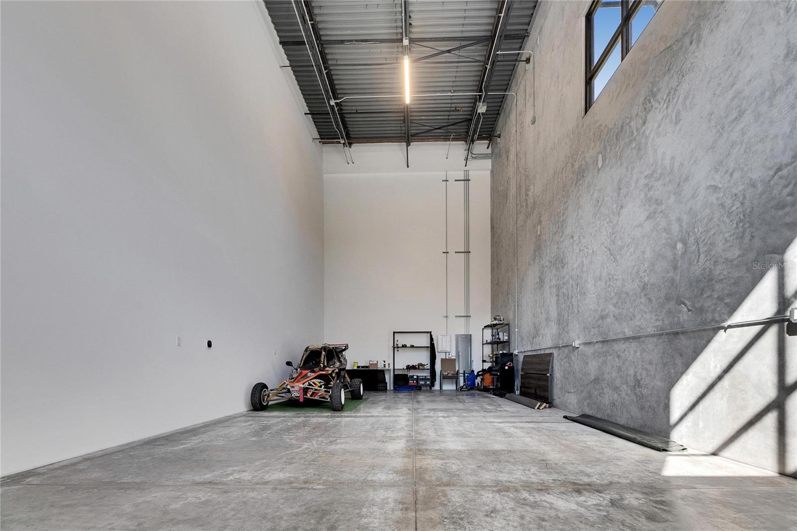 MOTOR ENCLAVE PH 1 - Commercial Sale