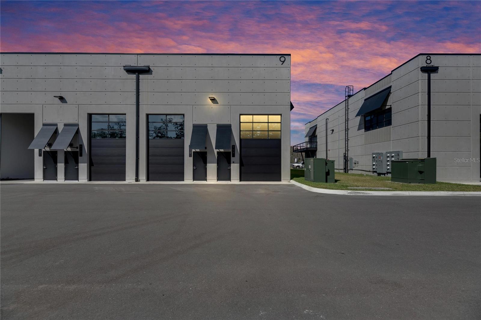 MOTOR ENCLAVE PH 1 - Commercial Sale