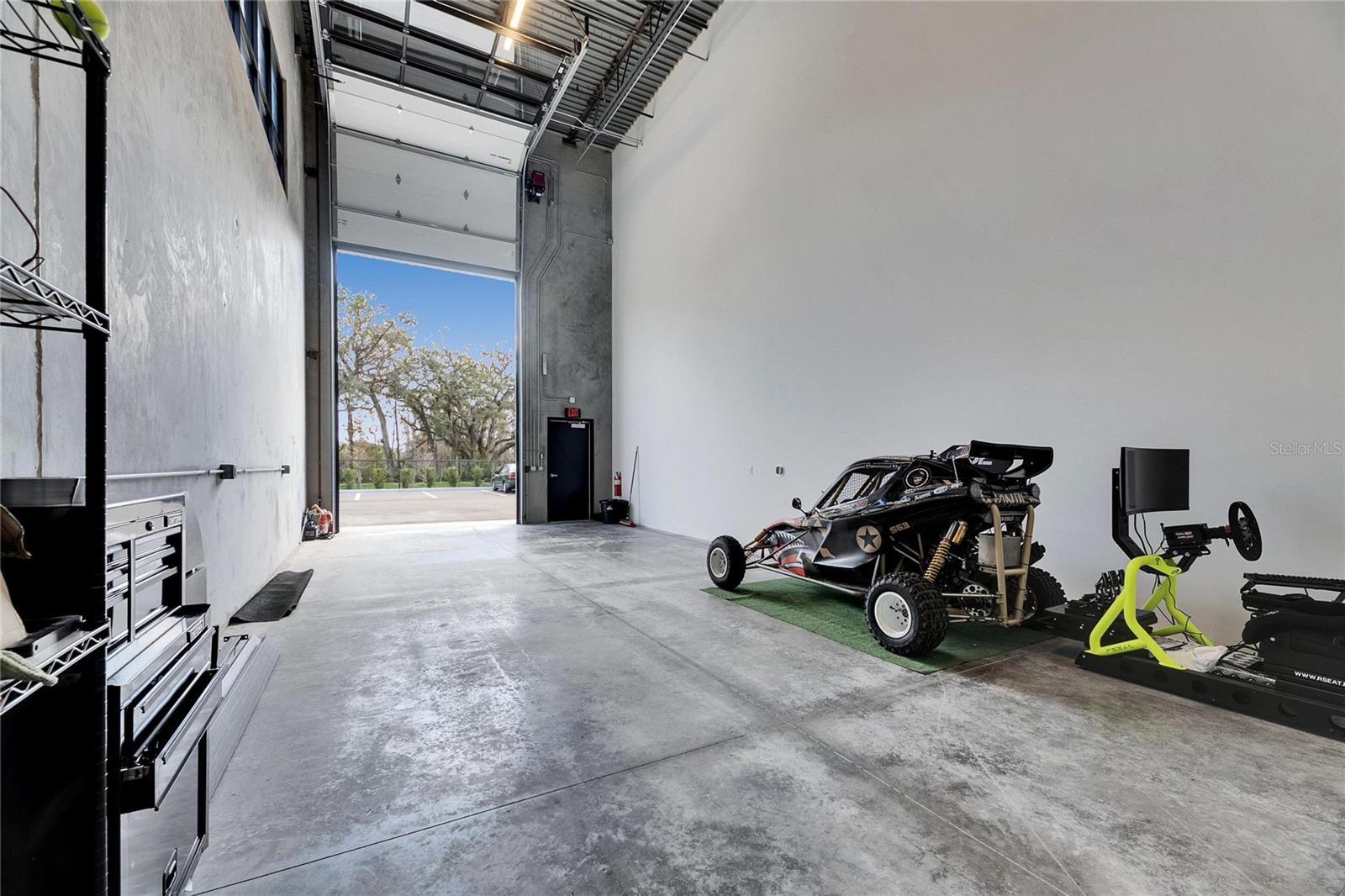 MOTOR ENCLAVE PH 1 - Commercial Sale