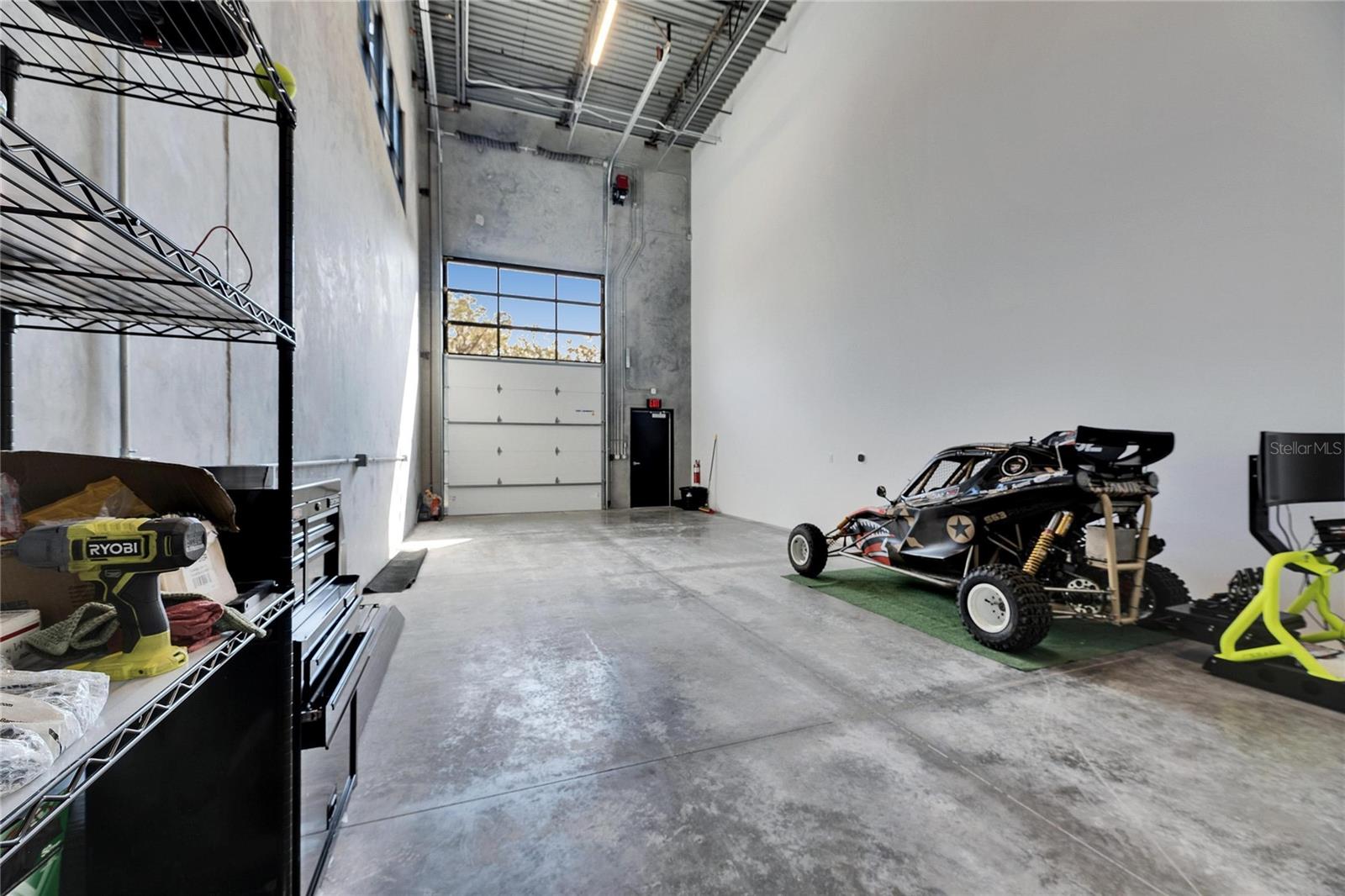 MOTOR ENCLAVE PH 1 - Commercial Sale