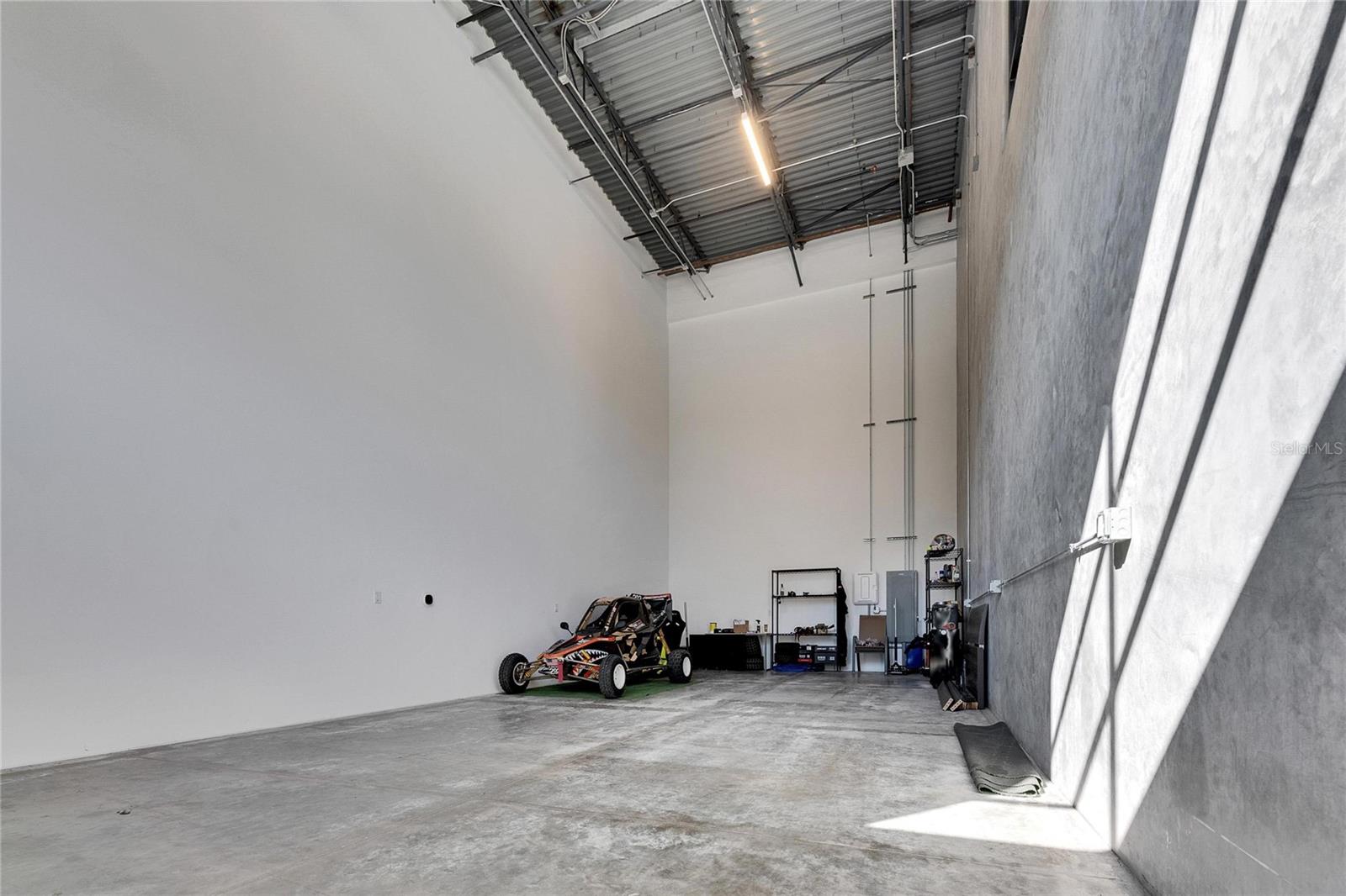MOTOR ENCLAVE PH 1 - Commercial Sale