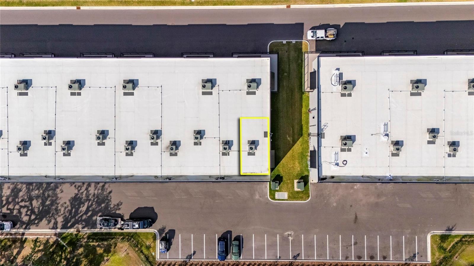 MOTOR ENCLAVE PH 1 - Commercial Sale