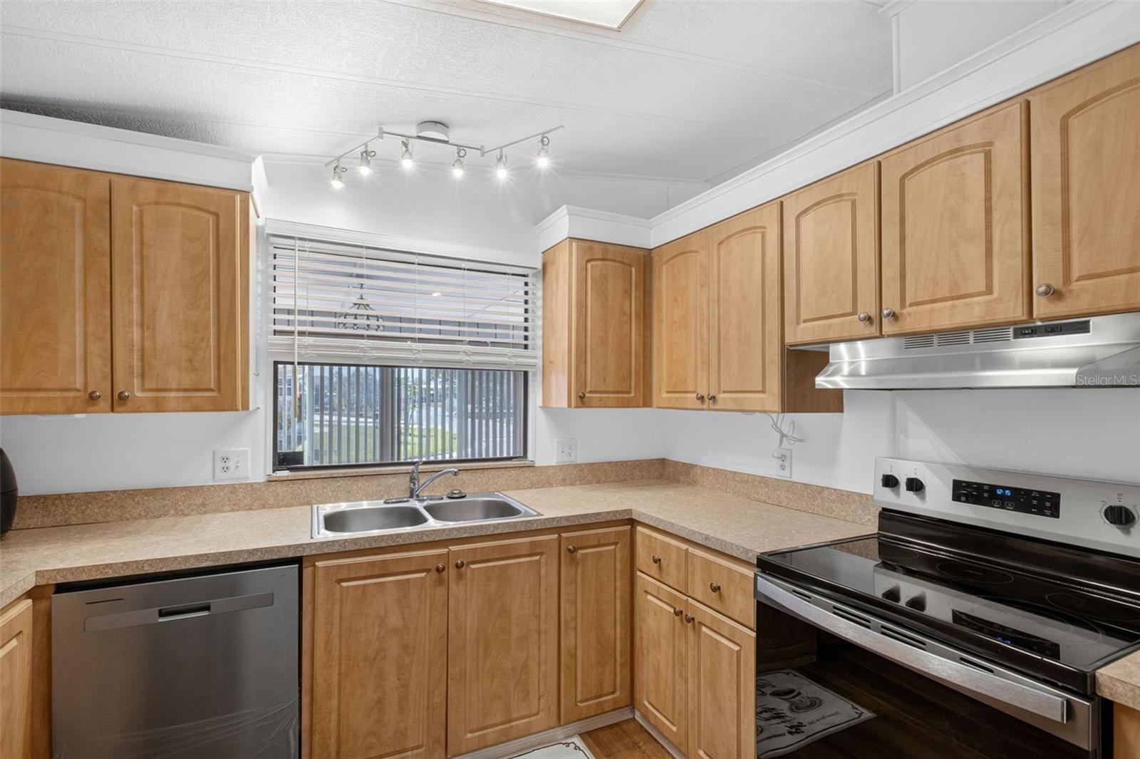 HARBOR ISLES III - Residential