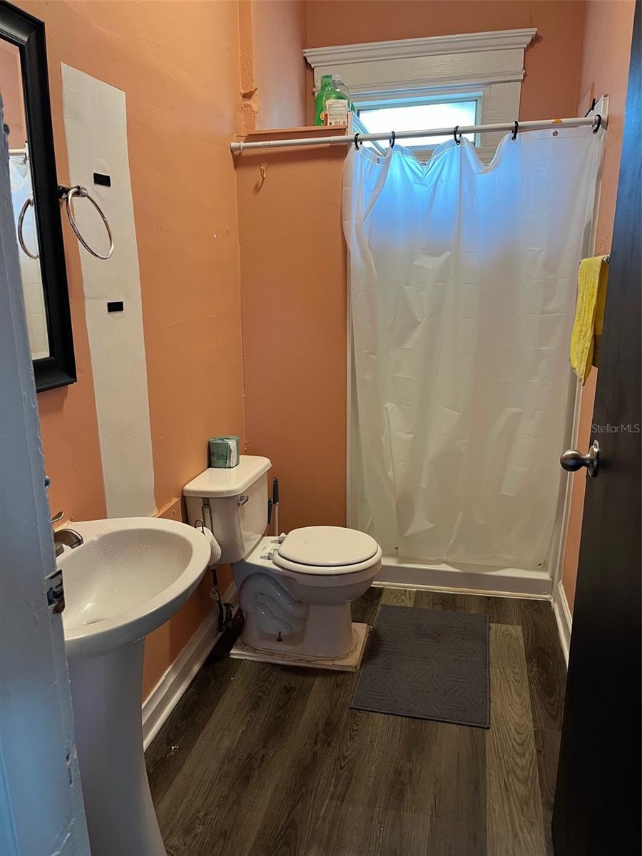 KENNEDYS TAMPA HEIGHTS - Residential Lease