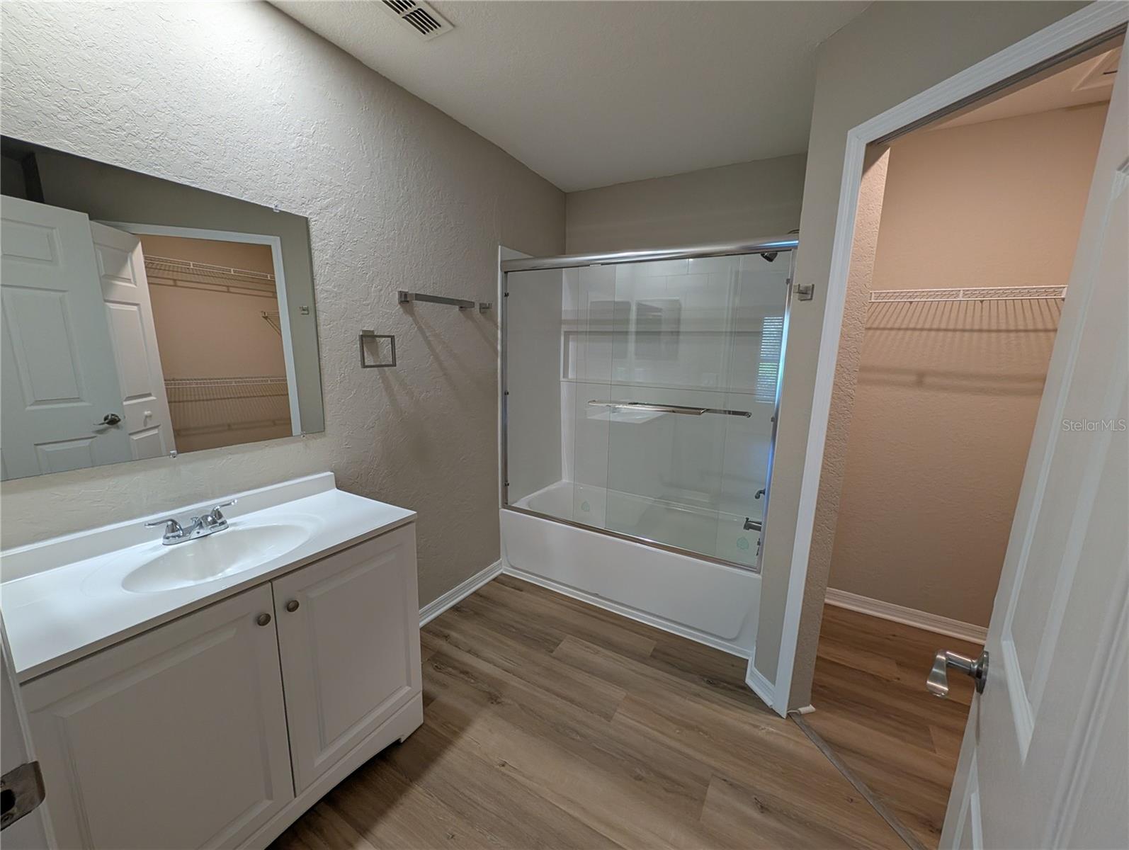 AZUR/METROWEST - Residential Lease