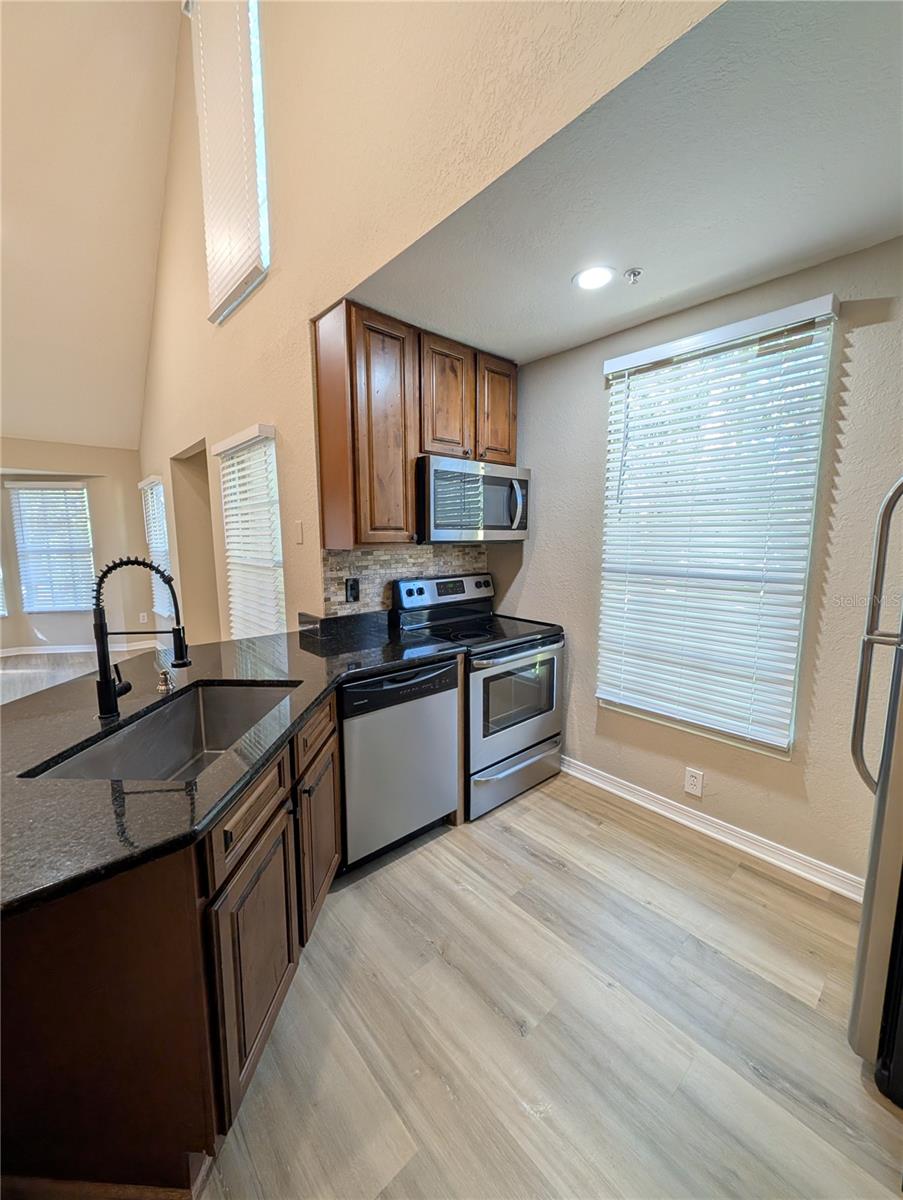 AZUR/METROWEST - Residential Lease