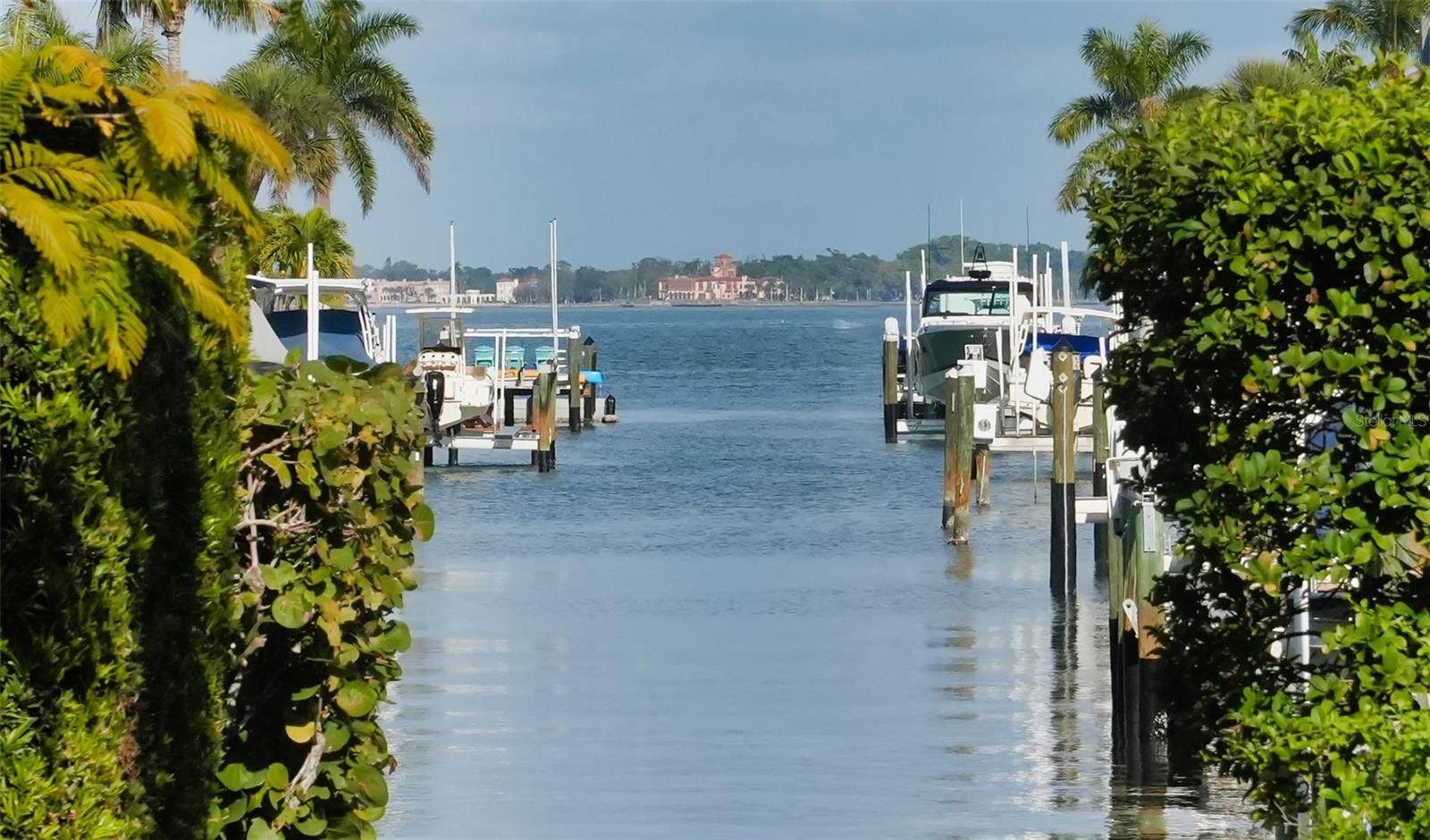 COUNTRY CLUB SHORES SEC 02 - Residential