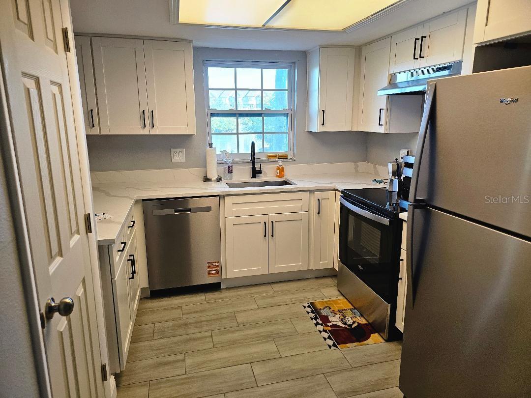 BAY POINTE CONDO - Residential