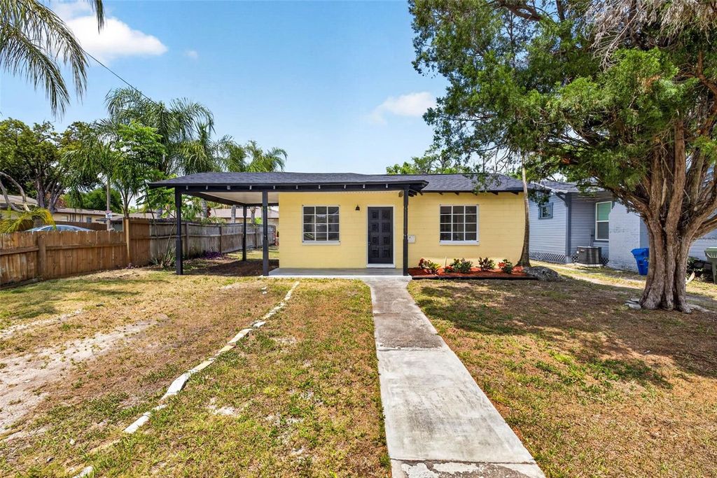 Photo of 834 E Lime Street, Lakeland, FL 33801 (MLS # TB8504432)