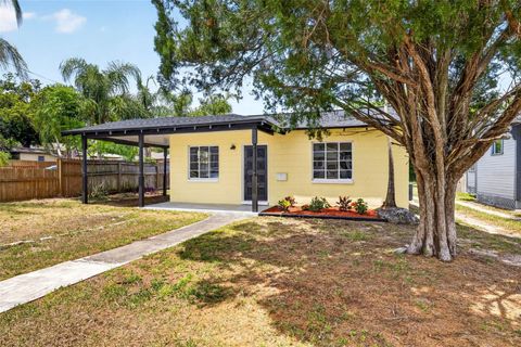 Photo of 834 E Lime Street, Lakeland, FL 33801 (MLS # TB8504432)