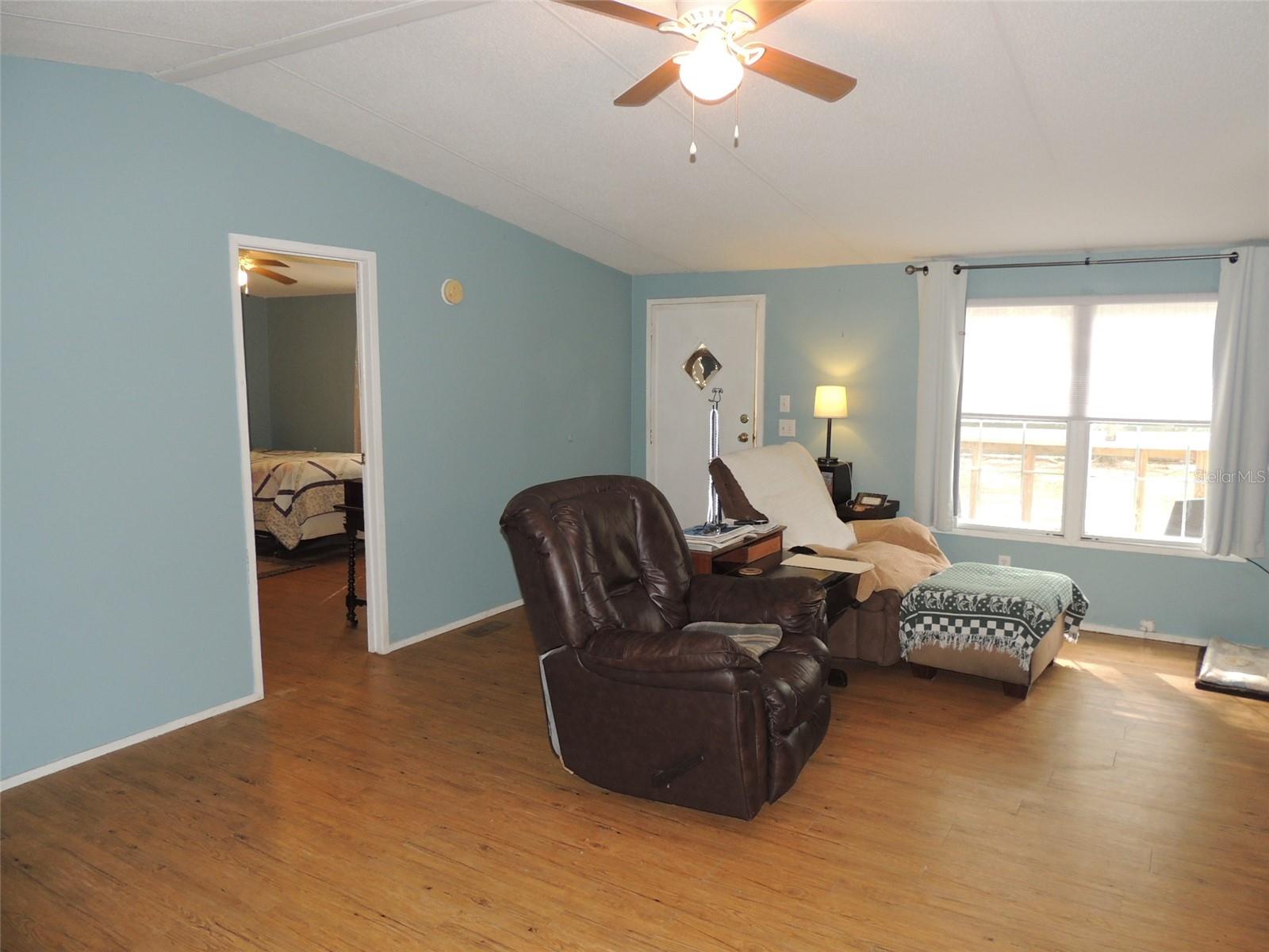 UNIVERSITY OAKS - Residential