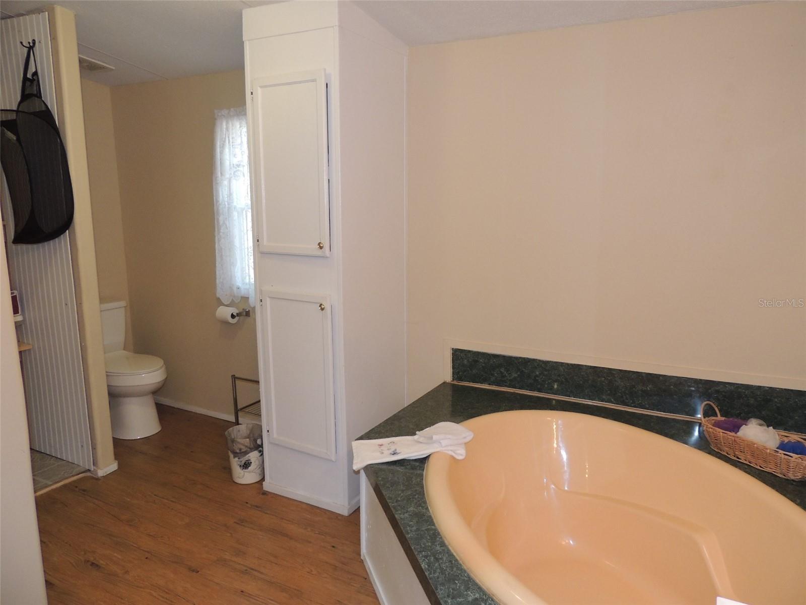 UNIVERSITY OAKS - Residential