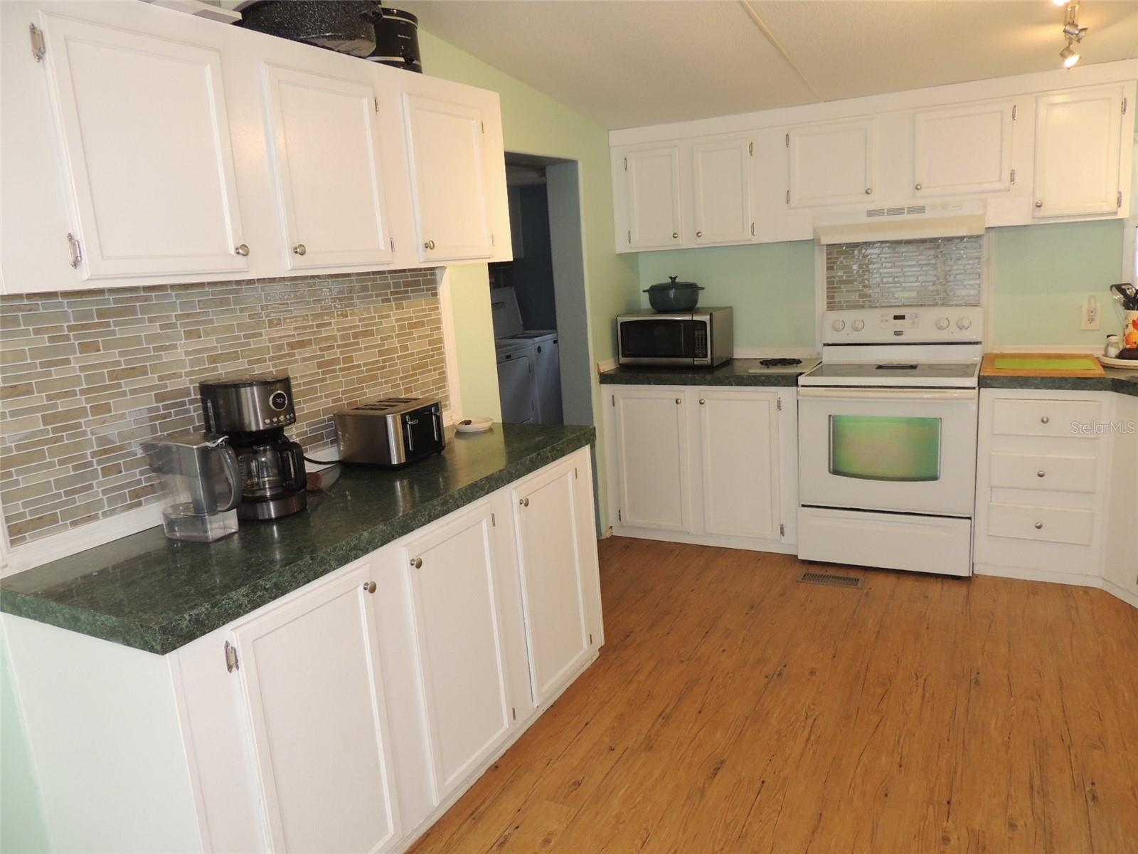 UNIVERSITY OAKS - Residential