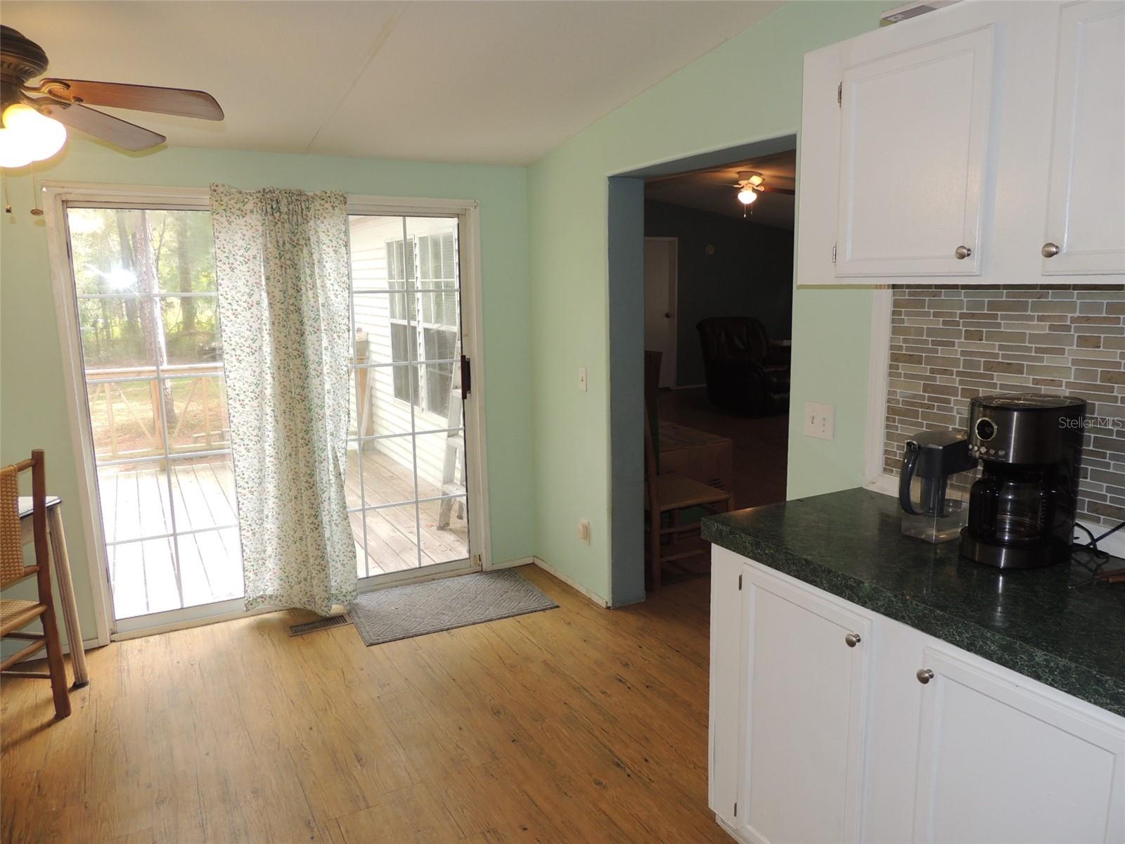 UNIVERSITY OAKS - Residential