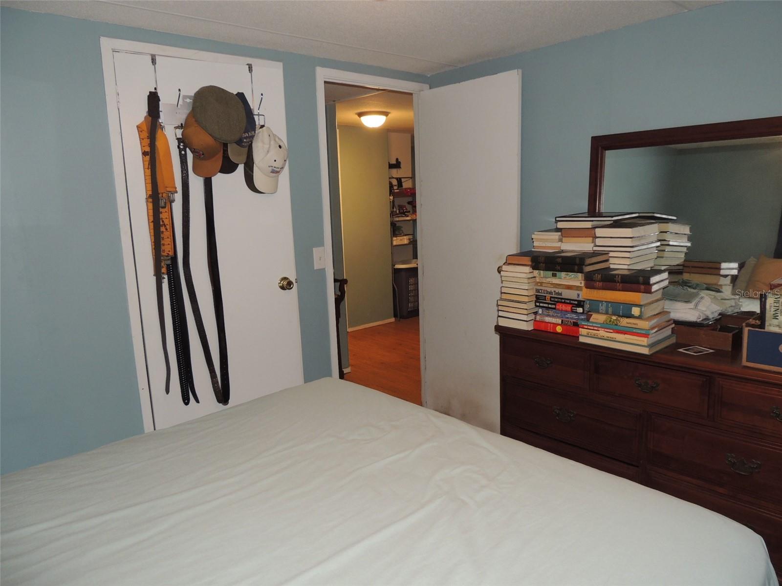 UNIVERSITY OAKS - Residential