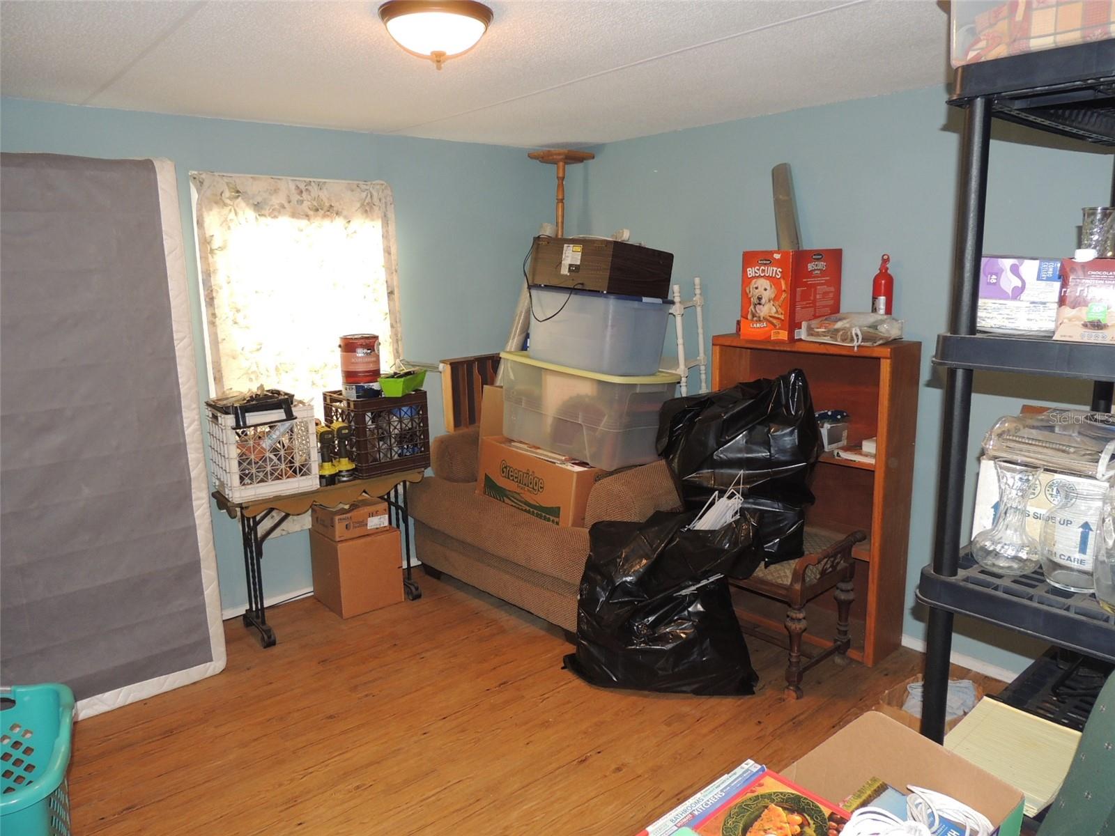 UNIVERSITY OAKS - Residential