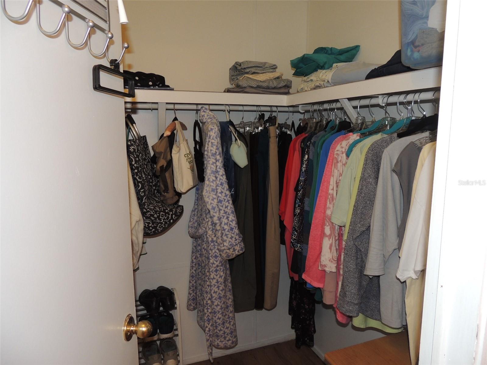 UNIVERSITY OAKS - Residential