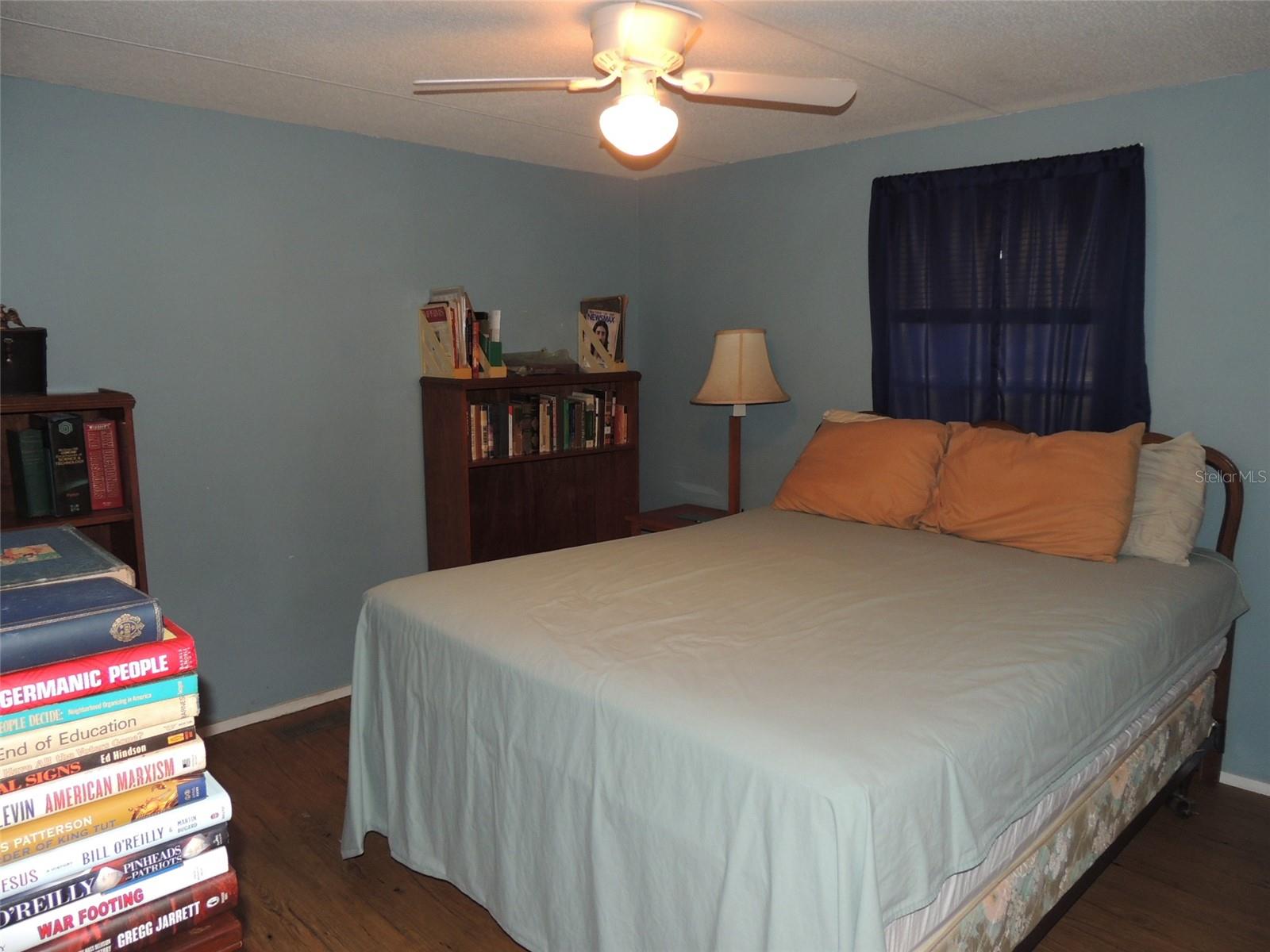 UNIVERSITY OAKS - Residential