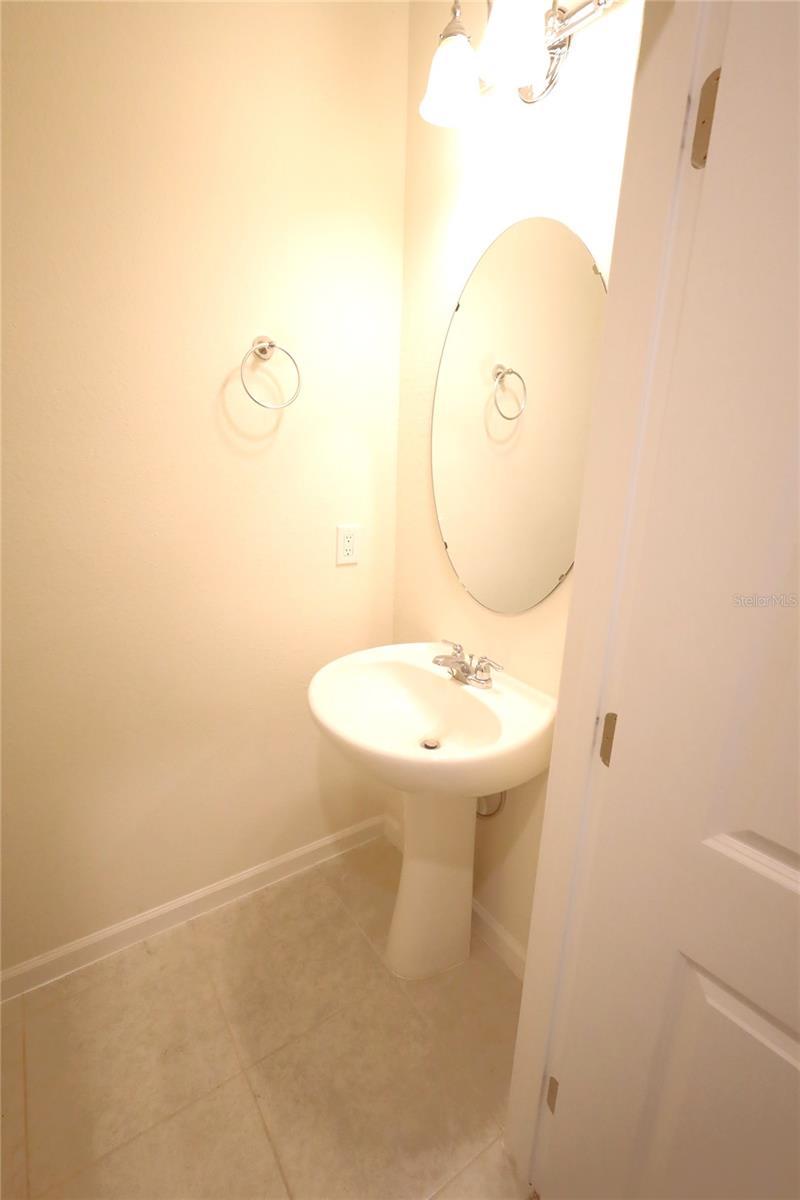 2252 LITCHFIELD LOOP